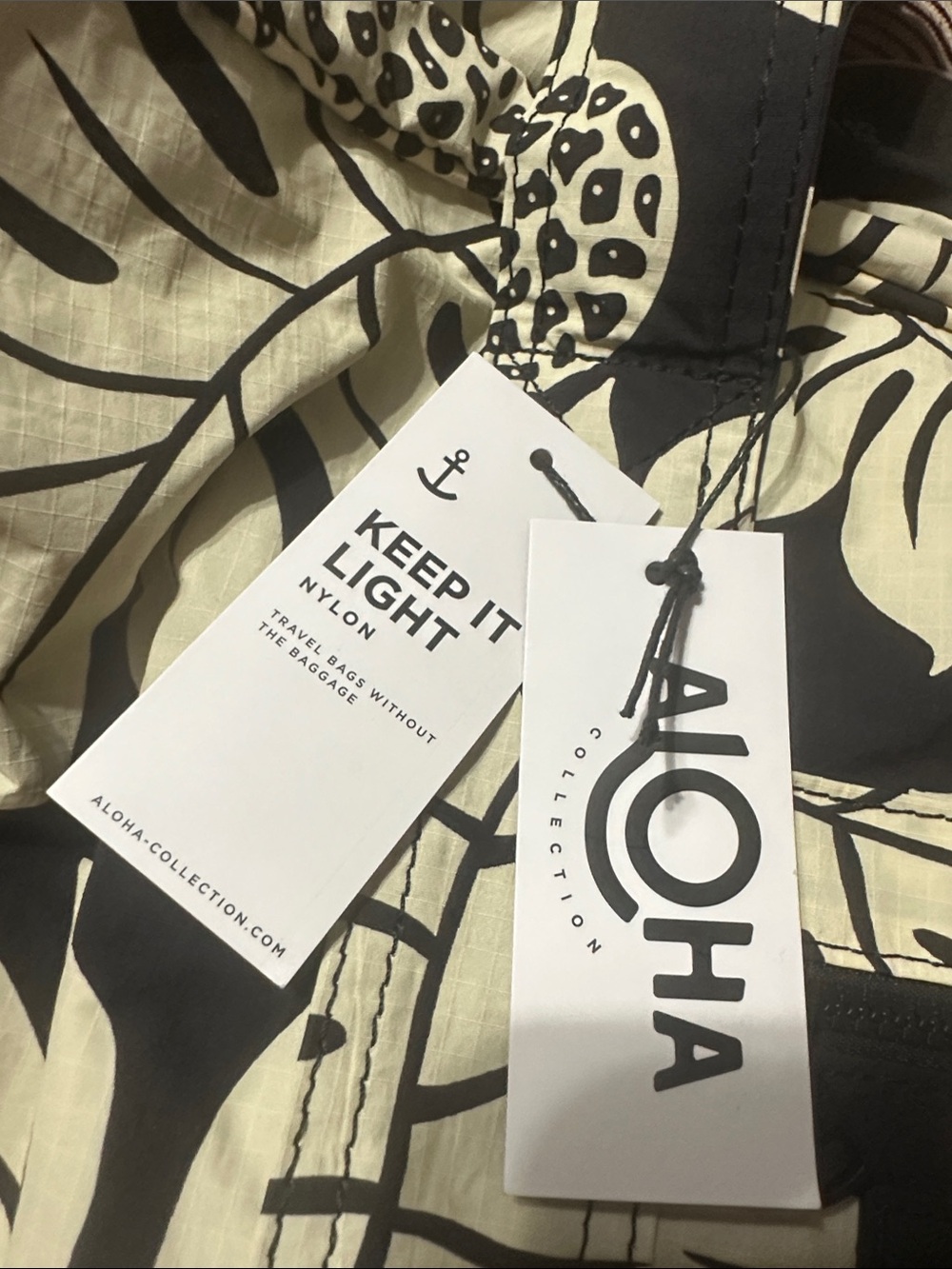 ALOHA Collection Black and Cream Weekender Bag